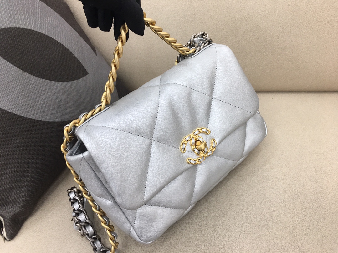 Lambskin 19 Handbag Flap Bag AS1160 Silver